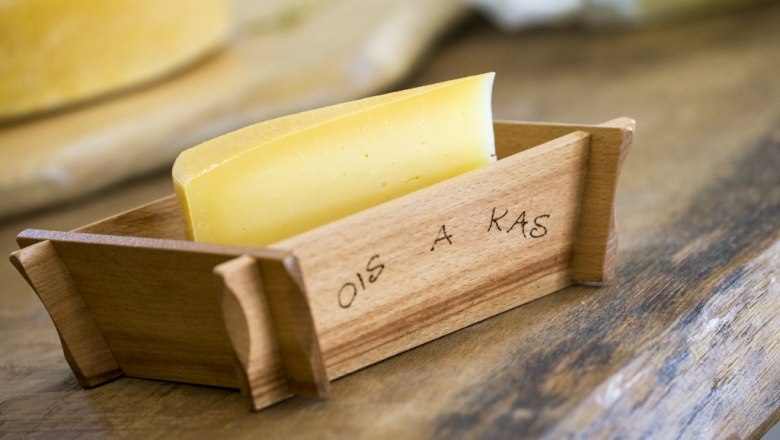 Sonnhalmberg farm cheese dairy, &copy; Theo Kust