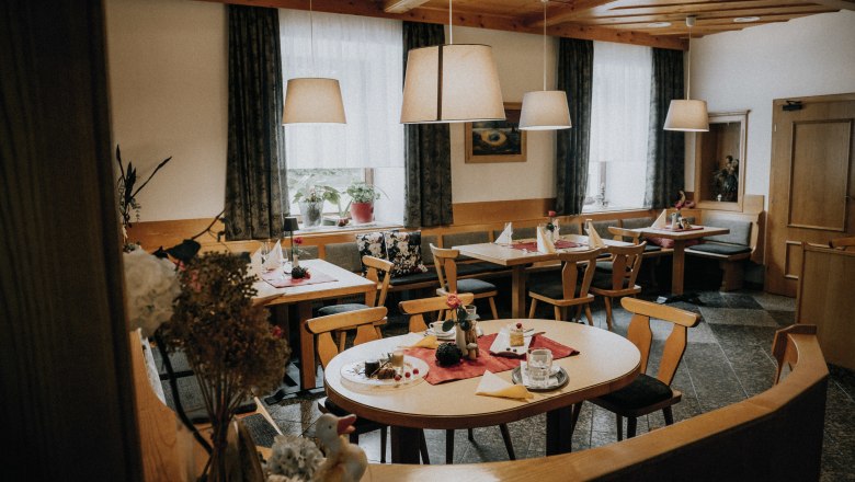 Beautiful parlor, large guest garden with walnut trees, &copy; Nieder&ouml;sterreich Werbung/Rita Newman