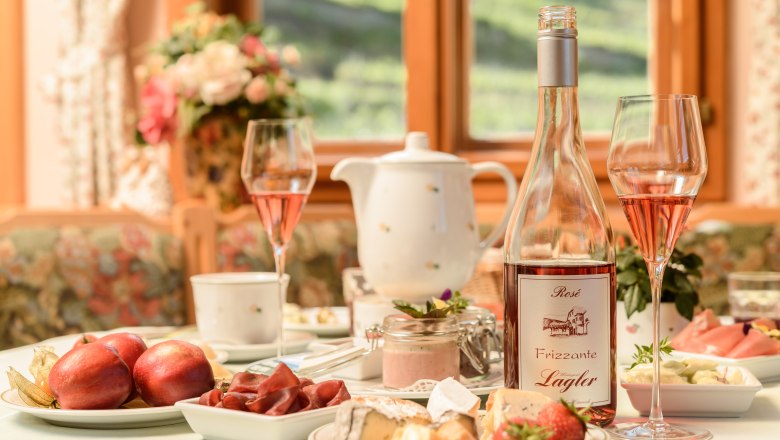 Breakfast at the Weinberghof, © Rita Newman Breakfast at the Weinberghof, © Rita Newman