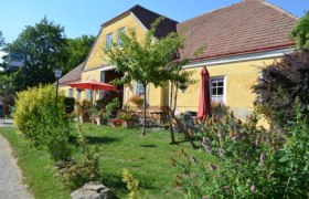 Courtyard view, &copy; Teix Stephan