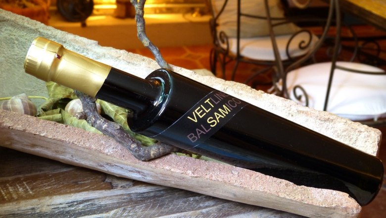 Veltsam vinegar bottle, &copy; Familie Mayer