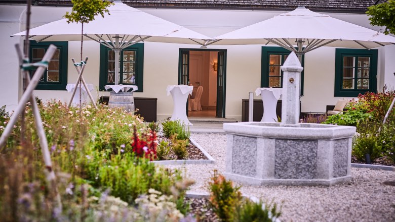 Fountain in the outdoor area, © Franz Gleiß