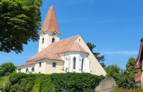 Farsk&yacute; kostol Fels am Wagram, &copy; Verena Schnatter