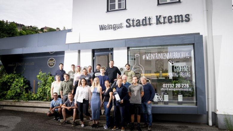 Team photo July 2025, &copy; Weingut Stadt Krems