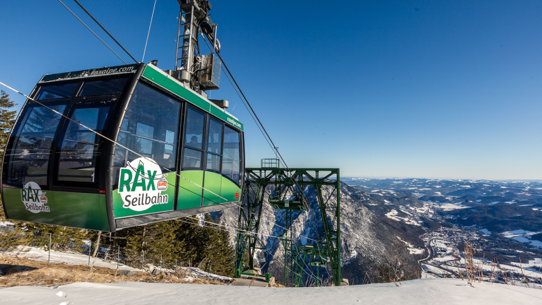 Die Rax-Seilbahn im Winter, &copy; Raxalpen Touristik