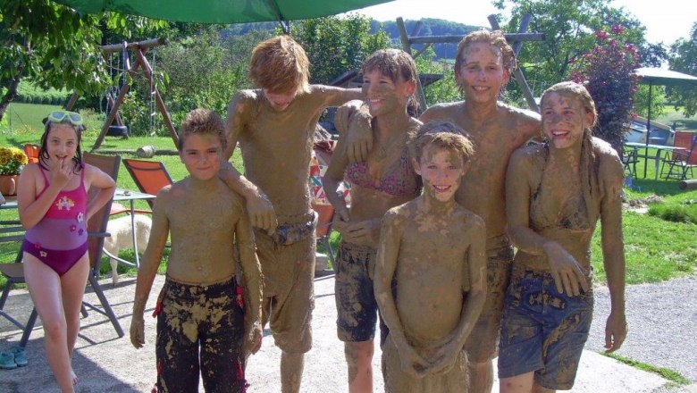 kerndlerhof_children_mud, &copy; Kerndlerhof