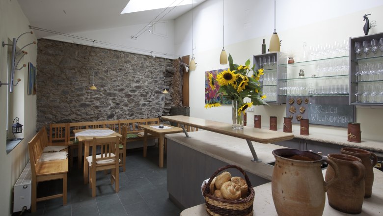 Pohľad do interi&eacute;ru Viechy Mazza, &copy; Monika Loeff