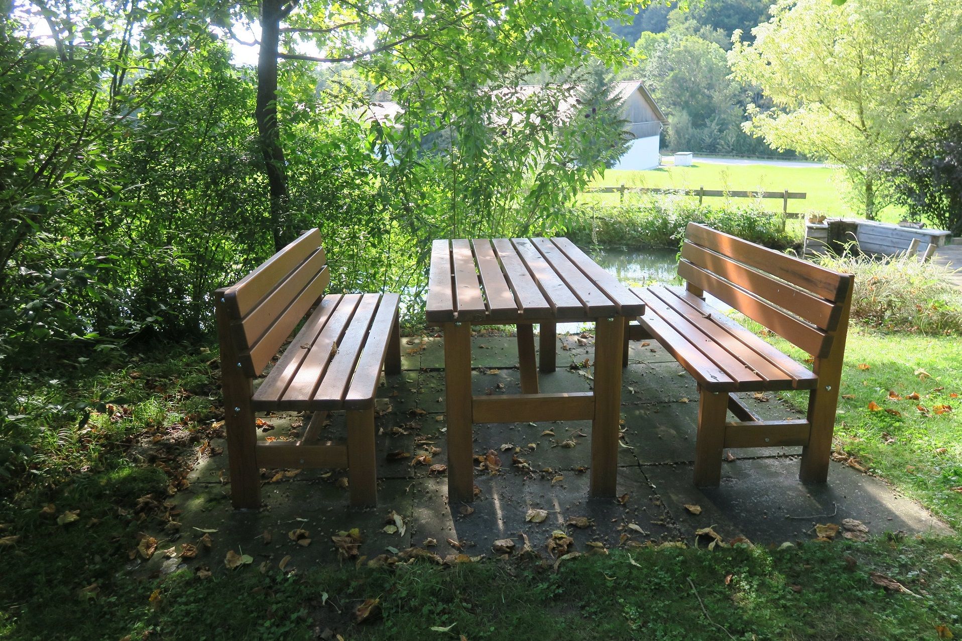 Posedenie pri rybníku v rekreačnom dome Dörrmühle