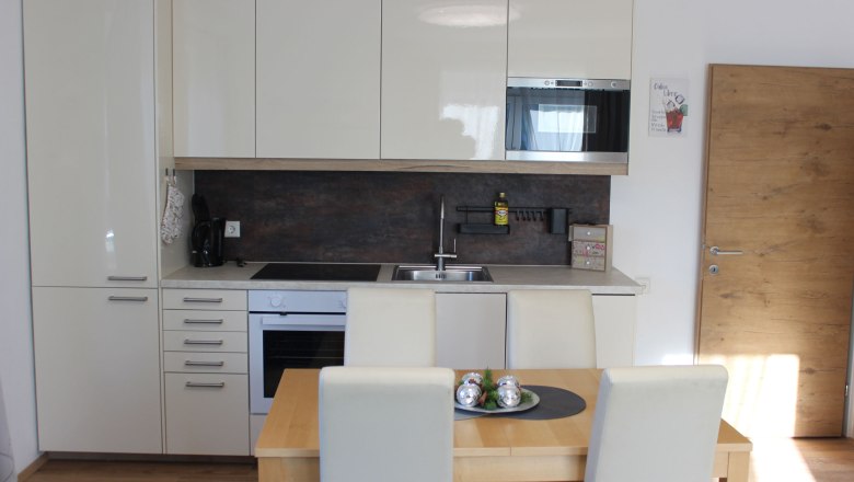 Apartm&aacute;n Angel - kuchynka s jed&aacute;lensk&yacute;m k&uacute;tom, &copy; &copy; HomeW4, Sonja Wiesinger