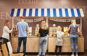 Taste herbs and spices, &copy; &copy; Waldviertel Tourismus, Gerhard Wasserbauer