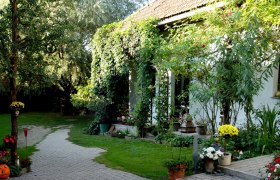 Idyllic inner courtyard, &copy; Erlebnishof Huber