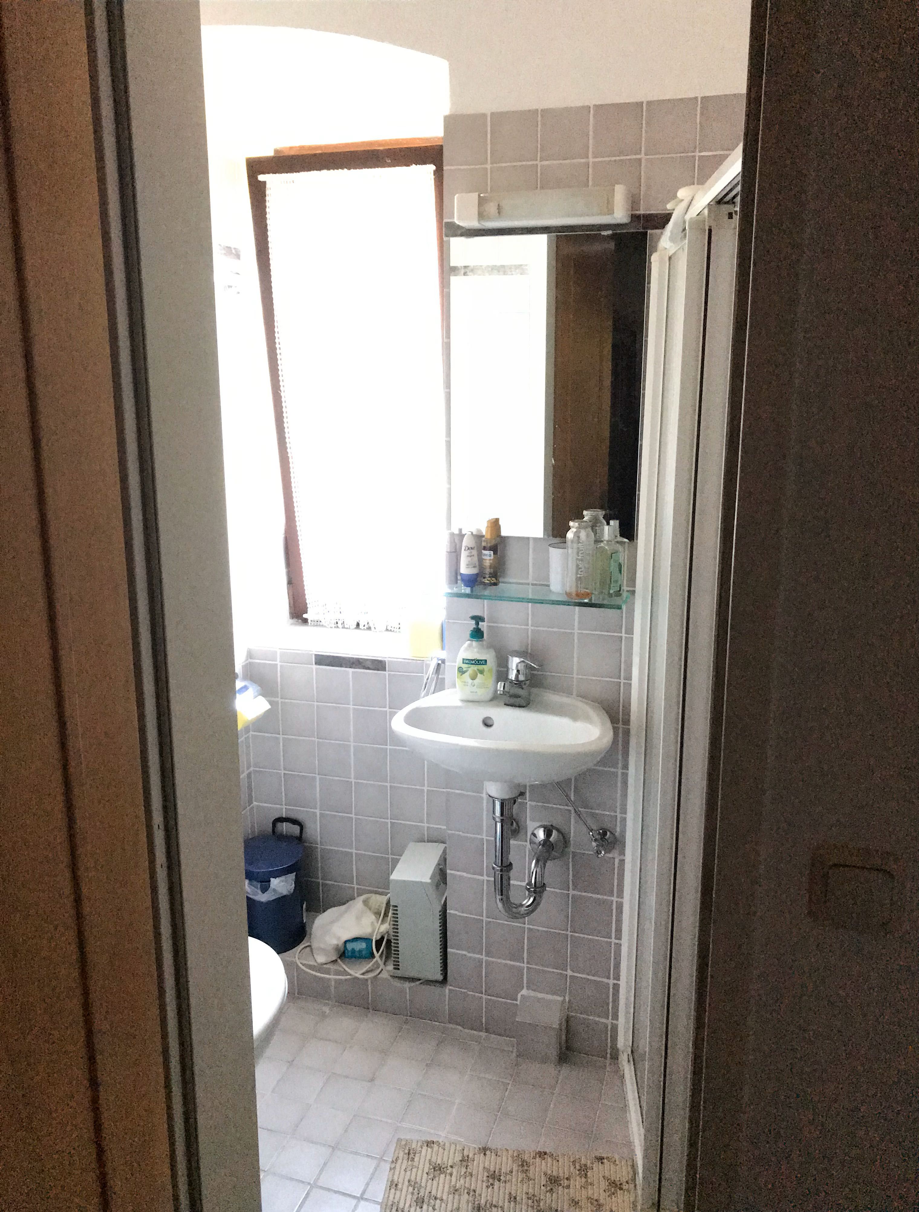 Malá sprcha s WC vedľa spální