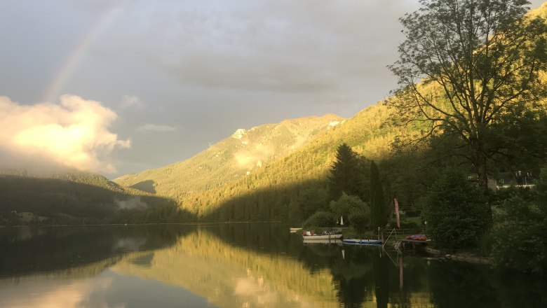 Lake and mountain views included, &copy; Krawanja