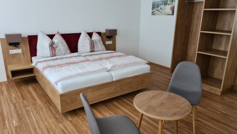 Room, &copy; Alfred Markel