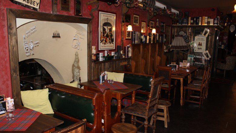 Časť naproti baru, © Mary´s Scottish Coffeepub