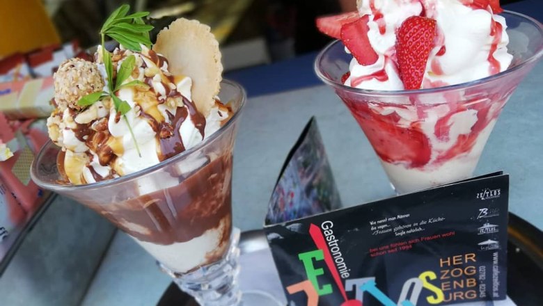 Delicious ice cream sundaes at Eiscafe La Piazza, © Zeitlos Gastronomie