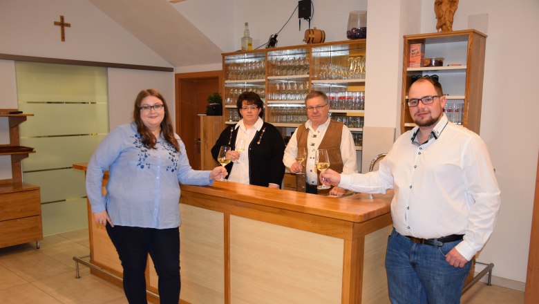 Piller_Heuriger(c)Fam_Piller, &copy; Familie Piller