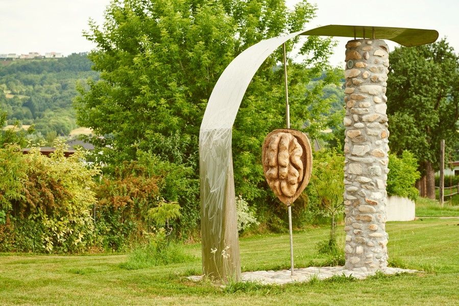 Socha z vlašského orecha v Krummnussbaume 