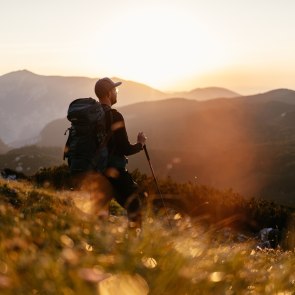 Nechajte pôsobiť hru svetla medzi Habsburghausom a Neue Seehütte., © Niederösterreich Werbung/Franziska Consolati