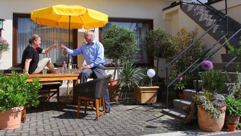 what to celebrate?, © Johann Sturm