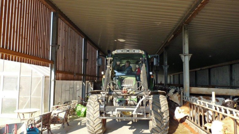 kerndlerhof_tractor_in_the_stable, &copy; Kerndlerhof