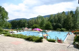 Kirchberg am Wechsel outdoor pool, &copy; Steindy, CC BY-SA 2.0 DE