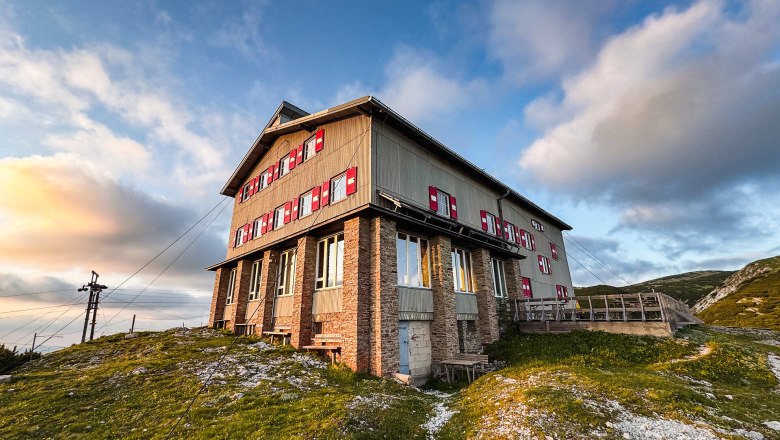 Vienna Alps in Lower Austria, mountain hut, Habsburghaus, Rax, &copy; Nieder&ouml;sterreich Werbung/Joel Eggimann