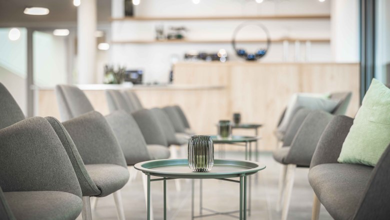 Lobby Bar at HOTEL SCHLOSS HAINDORF, &copy; KRAL Wachsmann Verlag