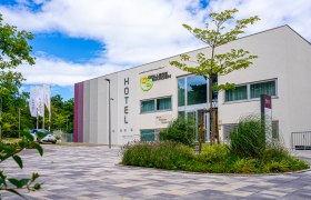 College Garden, &copy; Seer Media Ltd.