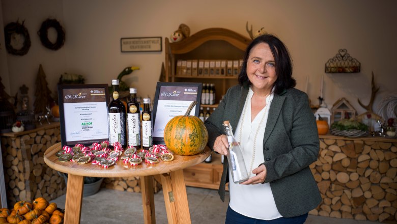 Sissy Heisler with award-winning products, &copy; Robert Herbst