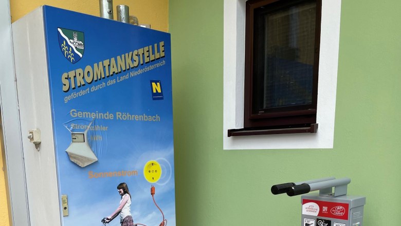 Nab&iacute;jacia stanica pre e-bicykle, &copy; Gemeinde R&ouml;hrenbach