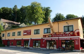 Exterior view, &copy; Weinberger