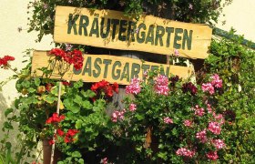 Hostinec s bylinkovou záhradou &quot;anno 1920&quot;, © Natur im Garten/ A. Haiden