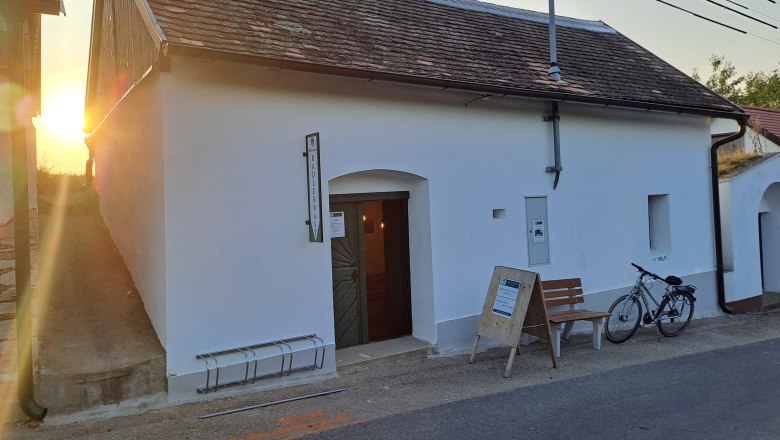 Cyclist's rest, &copy; Christian Falkinger