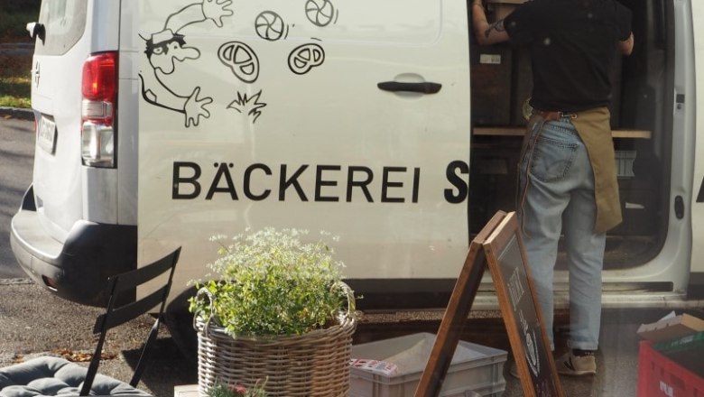 Dod&aacute;vkov&eacute; vozidlo, &copy; Sabathiel