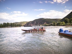 F&auml;hre D&uuml;rnstein am Wasser, &copy; Daniela Matejschek