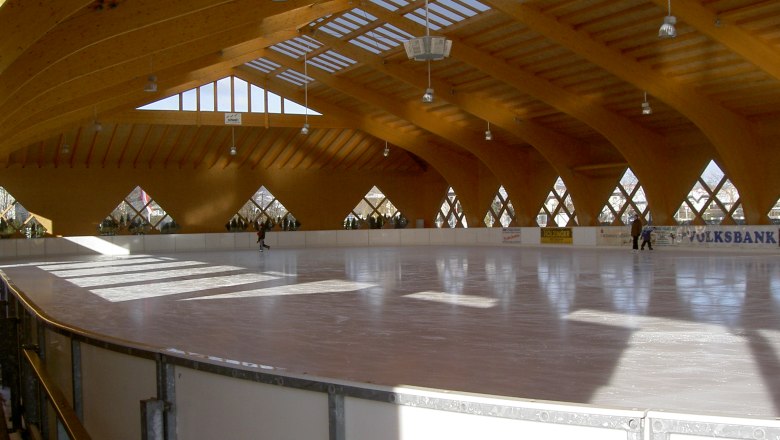 Covered artificial ice rink, © Kunsteisbahn Traiskirchen