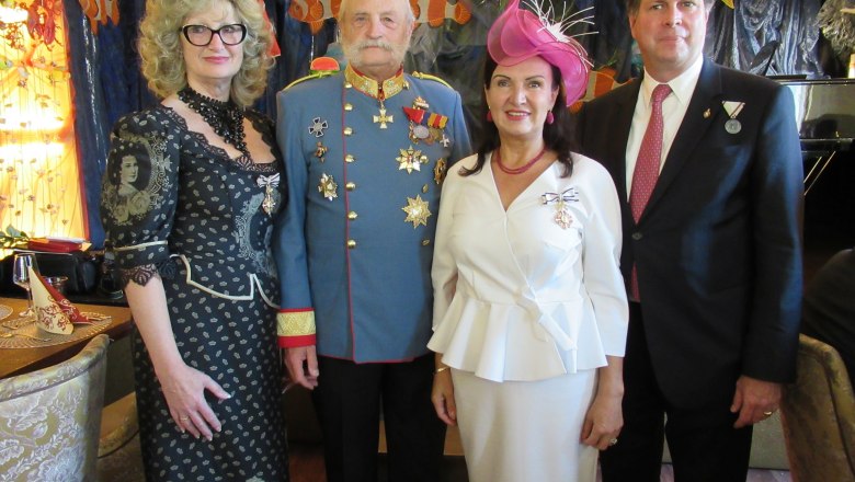 The Jares family with the Habsburg-Lothringen family, © Dir. Friedrich Jares