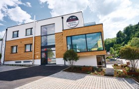 Hotel exterior view, &copy; I'm Inn Zwettl, Fotograf Patrick Weichmann