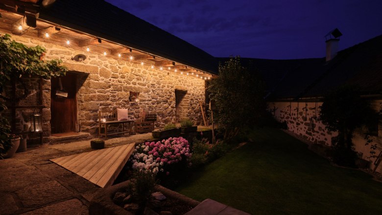 Vnútorné nádvorie v noci, © Mathias Lixl / lixl.com