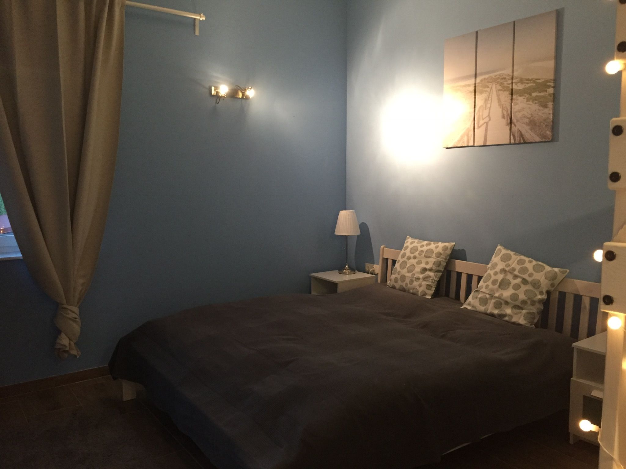 Hippo Campus, miestnosť