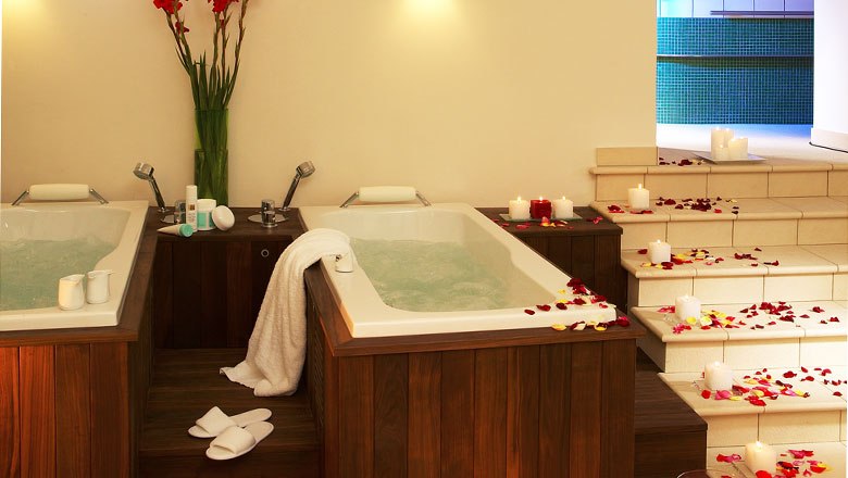 Relaxačné ružové kúpele, © Austria Hotels Betriebs GmbH