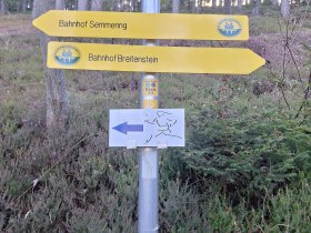 Beschilderung mit Bahnwanderweg Logo, &copy; TVB Semmering-Rax-Schneeberg