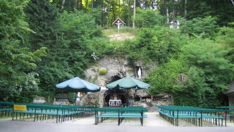 Lourdes Grotto in the Vienna Woods, &copy; LG