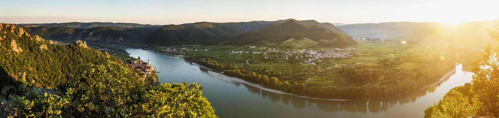 Pohľad do údolia Wachau, na ľavom brehu Dunaja Dürnstein, © Niederösterreich-Werbung/ M. Liebert