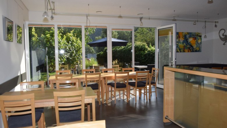 V&iacute;nna krčma vo vn&uacute;tri, &copy; Weingut B&auml;uerl