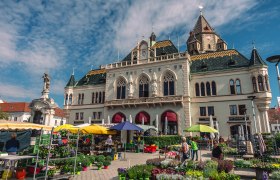 Korneuburg weekly market, &copy; Markjan.photography