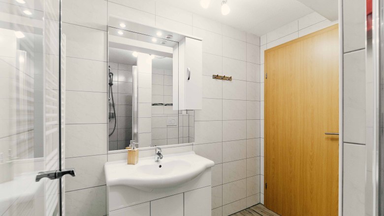 Bathroom of the Mukuhli vacation apartment, © Biohof Hammerschmidt