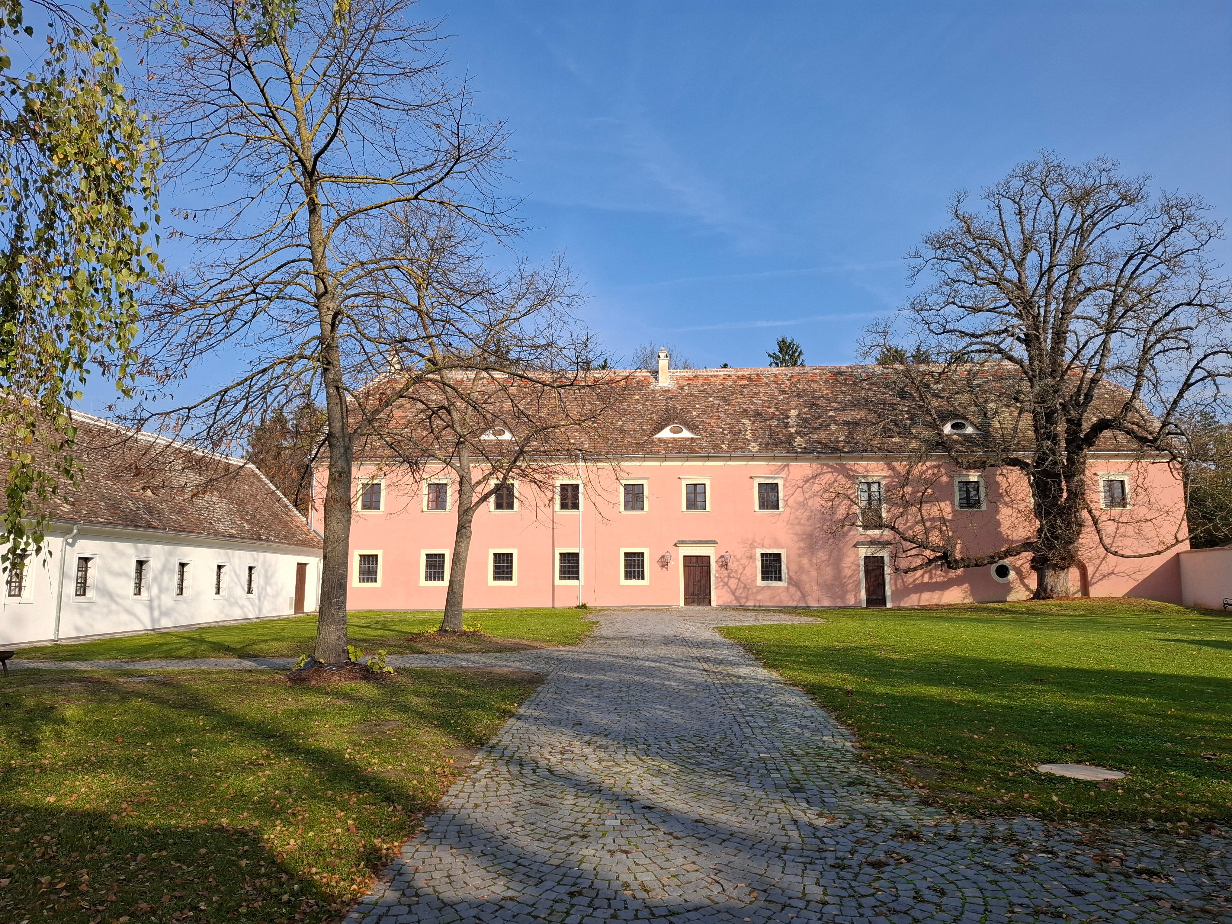 Pohľad na múzeum zvonku