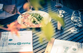 Pizza with fresh rocket, &copy; Pasta e Pizza